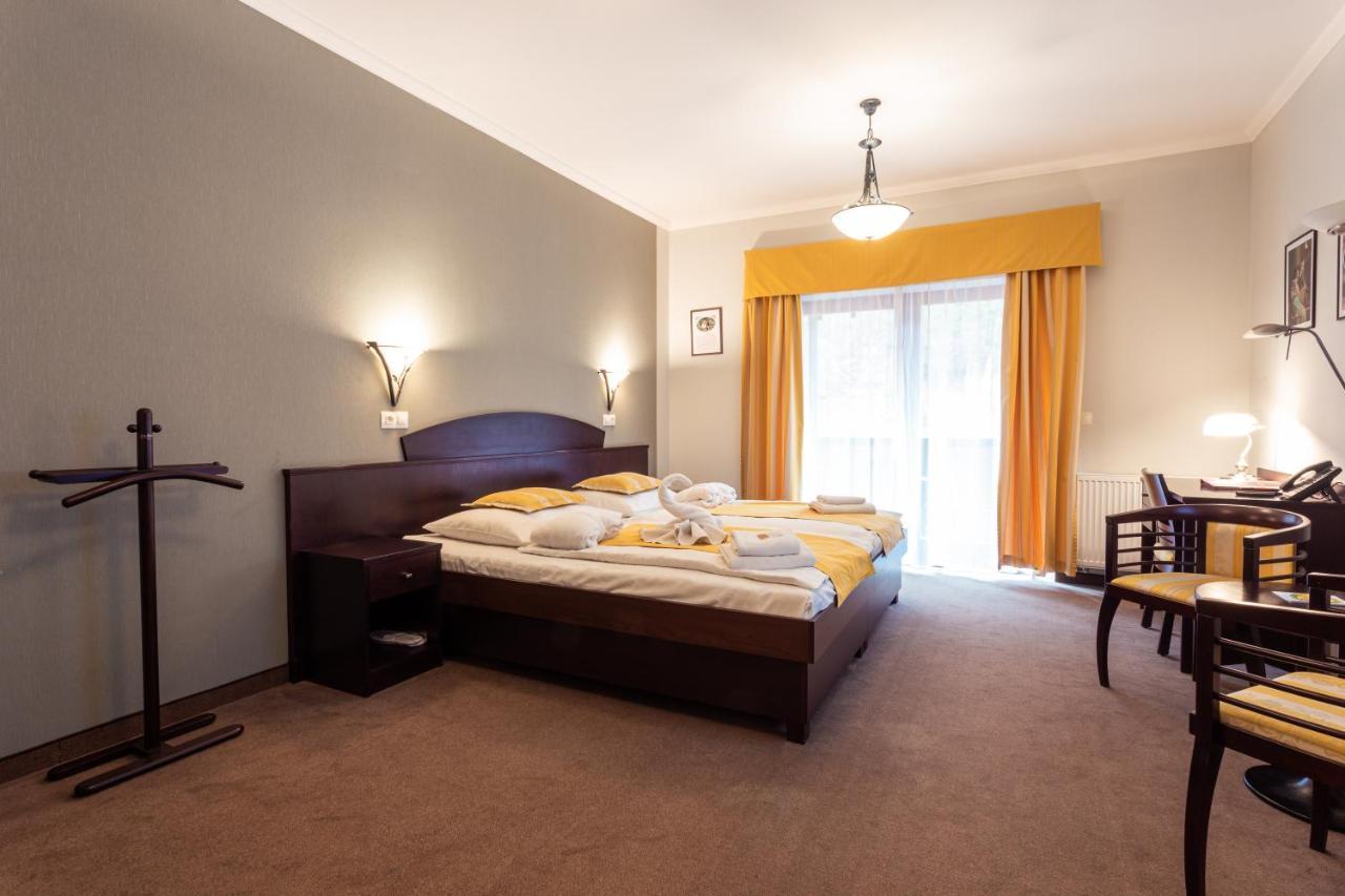 Hotel Studanka リフノフ・ナト・クニェジュノウ エクステリア 写真