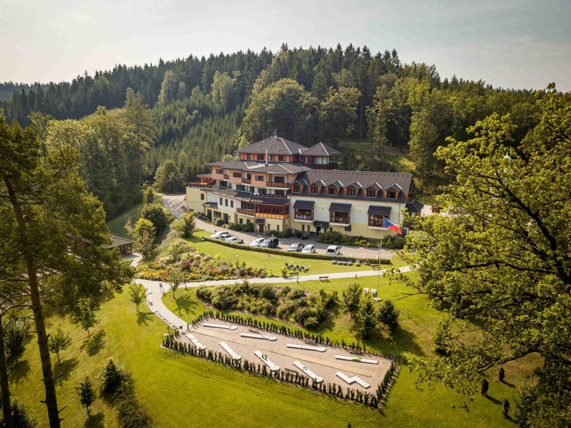 Hotel Studanka リフノフ・ナト・クニェジュノウ エクステリア 写真