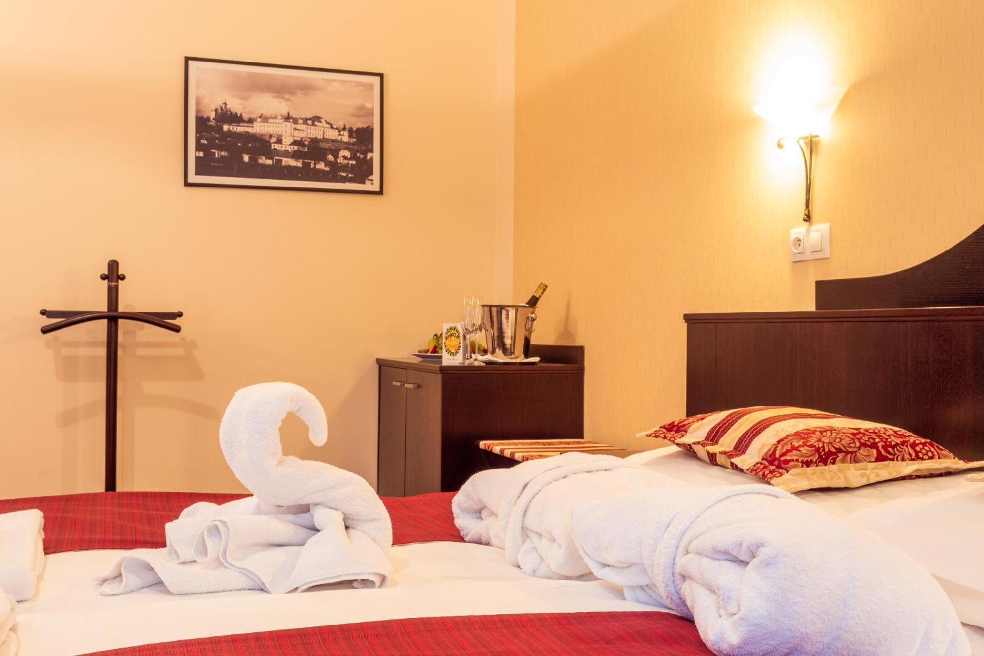 Hotel Studanka リフノフ・ナト・クニェジュノウ エクステリア 写真