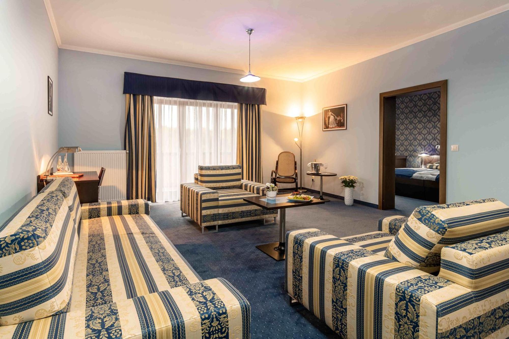 Hotel Studanka リフノフ・ナト・クニェジュノウ エクステリア 写真