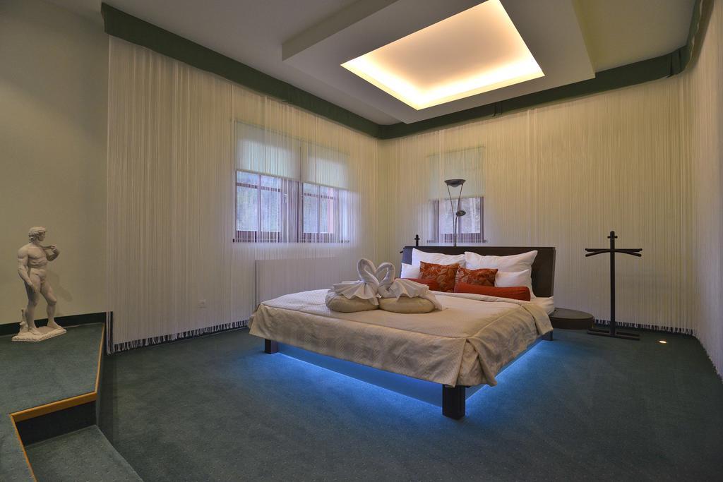Hotel Studanka リフノフ・ナト・クニェジュノウ エクステリア 写真